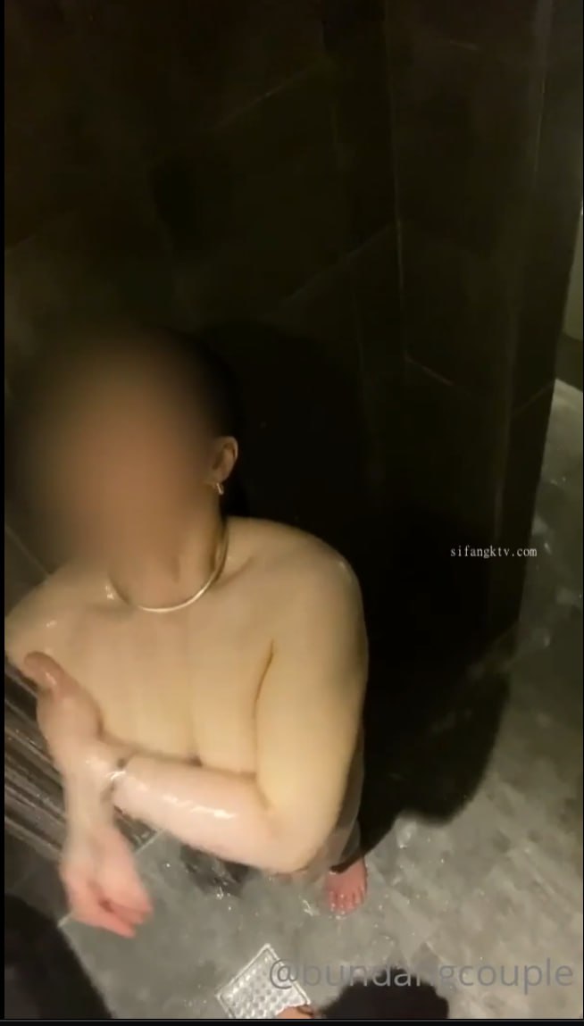 清纯女大学生自卫，样子太招操了